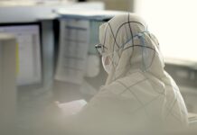 Czym zajmuje się administrator sieci komputerowych?
